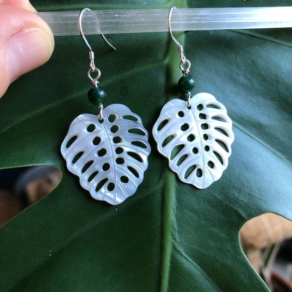 New!! Albo Monstera Mother of Pearl Sterling Earrings with Green Aventurine - Picture 4 of 4